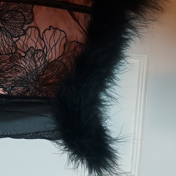 Thistle and Spire Fête Black Half Slip Size Medium - Picture 9 of 16